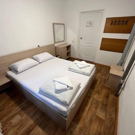 Fox Hostel Kiev Dış mekan fotoğraf